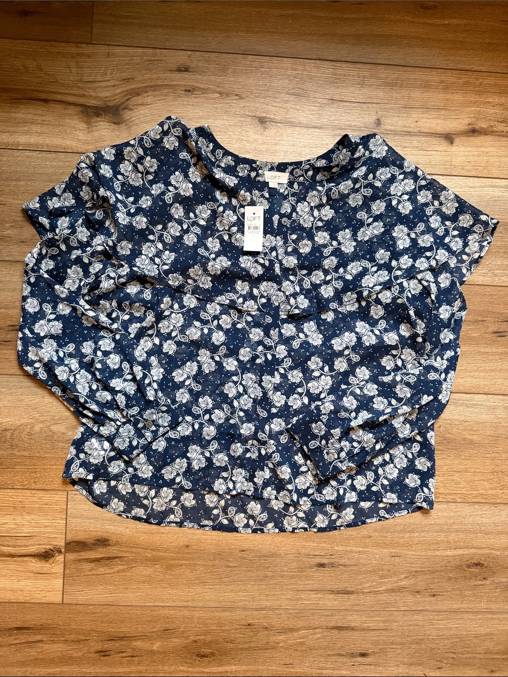 NWT - NEVER BEEN WORN. LOFT Navy and White Floral Ruffle-Trim Blouse
